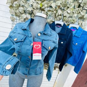 Chamarra mezclilla $179.00